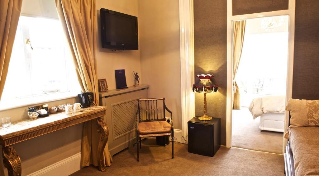 The Bradley Cheltenham Room photo